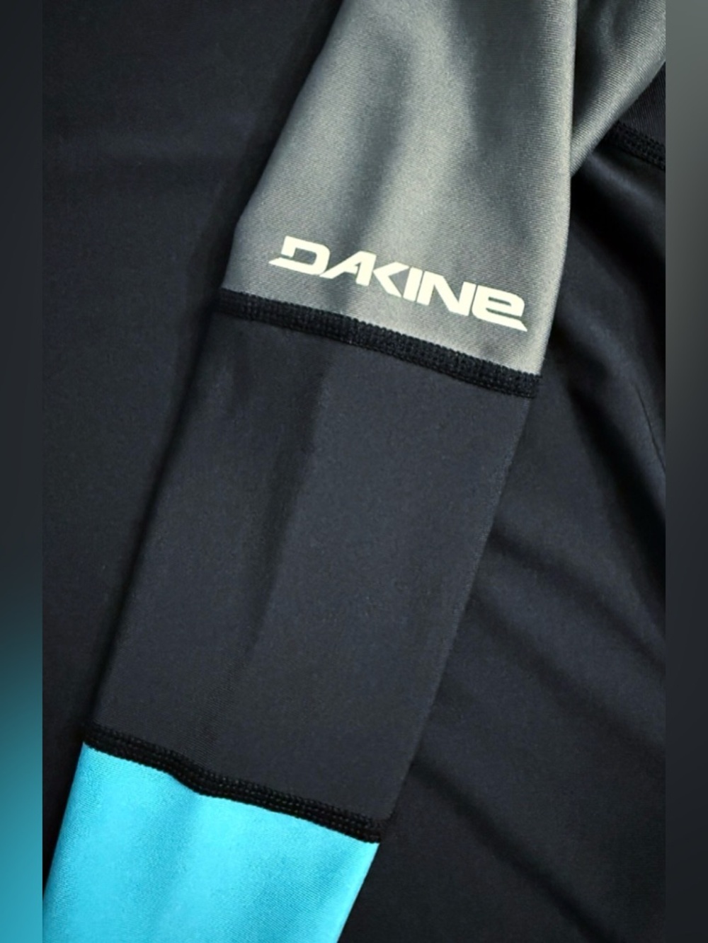 Dakine Rash Guard Youth L / Women’s S Black Gray UPF 50 Surf Swim - Picture 4 of 9